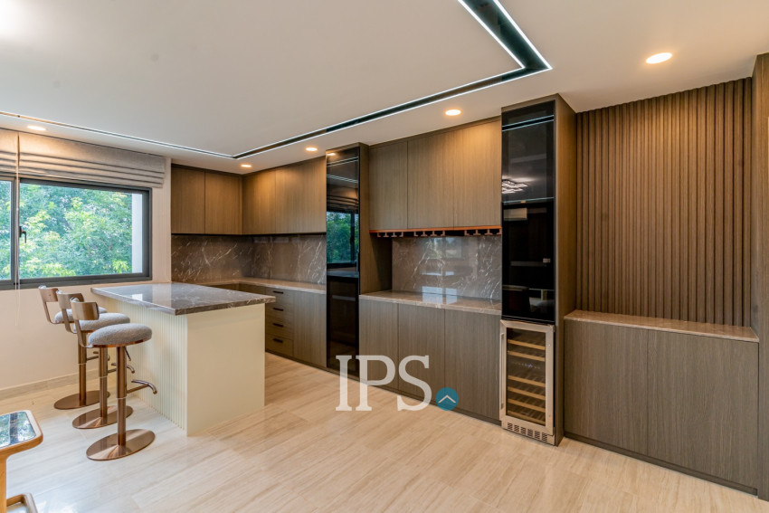 5 Bedroom Villa For Rent - Borey The Palms, Veal Sbov, Phnom Penh