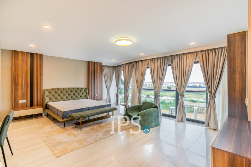 5 Bedroom Villa For Rent - Borey The Palms, Veal Sbov, Phnom Penh