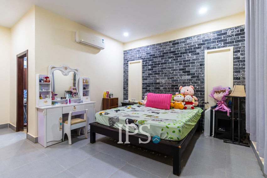 8 Bedroom Villa For Rent - Svay Dangkum, Siem Reap