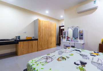 8 Bedroom Villa For Rent - Svay Dangkum, Siem Reap thumbnail