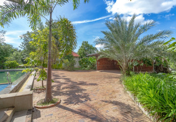 8 Bedroom Villa For Rent - Svay Dangkum, Siem Reap thumbnail