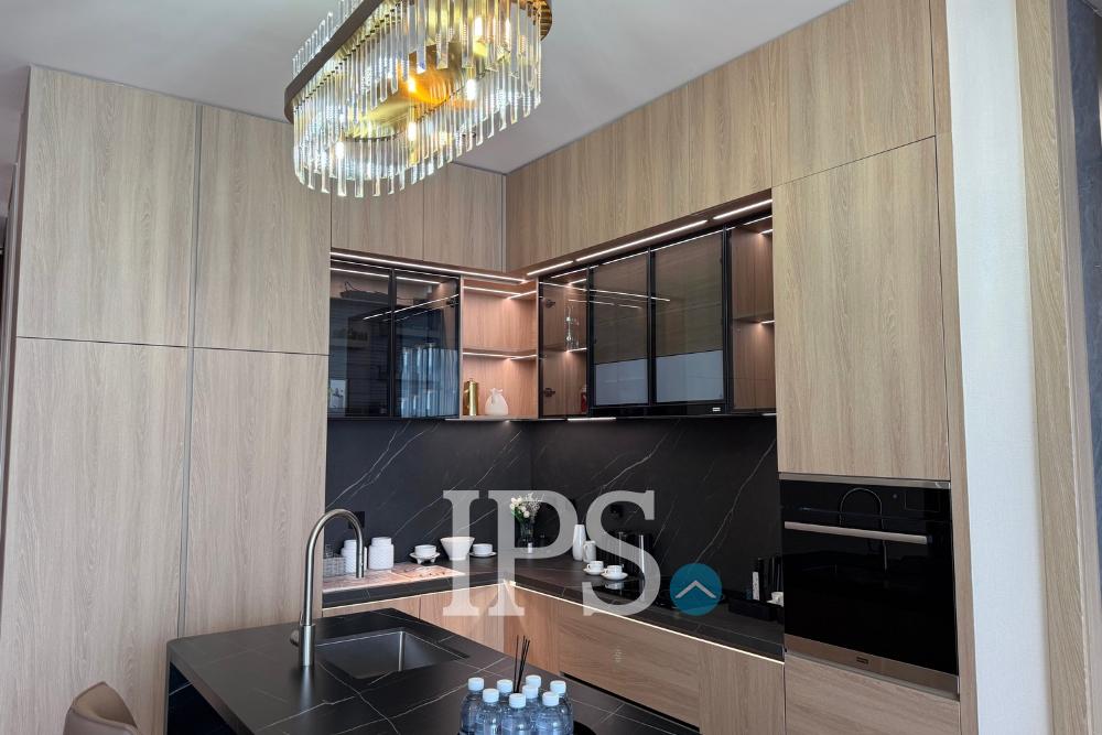 33rd Floor Premium Residence 3 Bedroom Condo For Sale - UC88, BKK1, Phnom Penh - Image 5