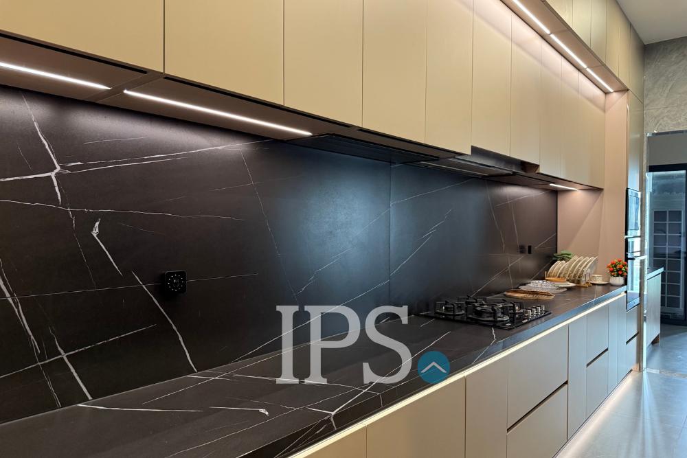 33rd Floor Premium Residence 3 Bedroom Condo For Sale - UC88, BKK1, Phnom Penh - Image 17