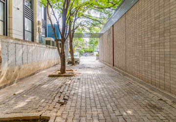 1,193 Sqm Commercial Space For Rent - Tonle Bassac, Phnom Penh thumbnail