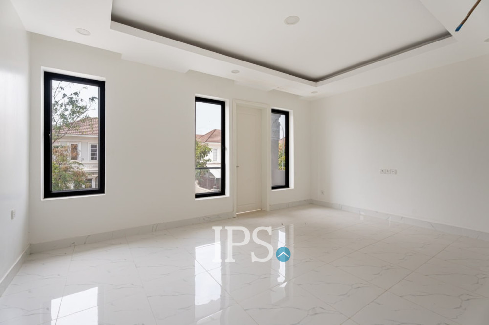 3 Bedroom Villa For Sale - Chip Mong Grand Phnom Penh, Kmounh, Sen Sok, Phnom Penh - Image 9