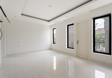 3 Bedroom Villa For Sale - Chip Mong Grand Phnom Penh, Kmounh, Sen Sok, Phnom Penh thumbnail