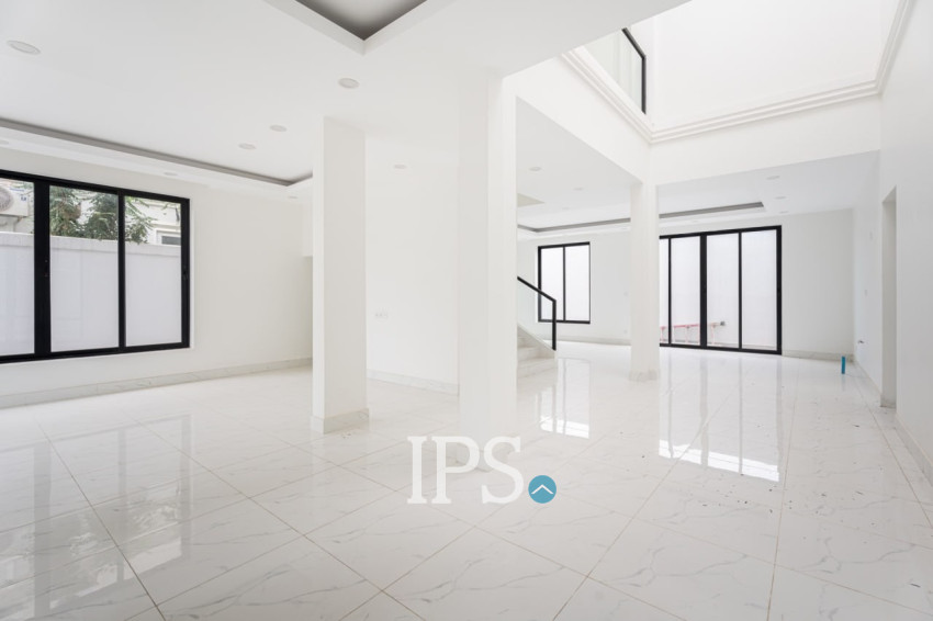 3 Bedroom Villa For Sale - Chip Mong Grand Phnom Penh, Kmounh, Sen Sok, Phnom Penh