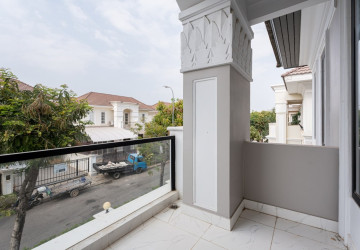 3 Bedroom Villa For Sale - Chip Mong Grand Phnom Penh, Kmounh, Sen Sok, Phnom Penh thumbnail
