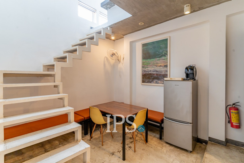 Triplex 1 Bedroom Serviced Apartment For Rent - Chey Chumneah, Phnom Penh