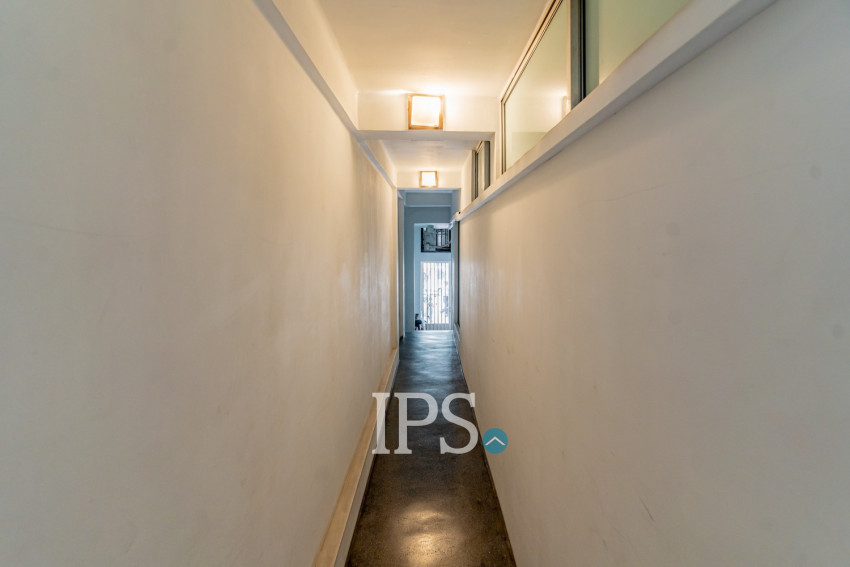 Triplex 1 Bedroom Serviced Apartment For Rent - Chey Chumneah, Phnom Penh