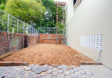 3 Bedroom House For Rent - Sala Kamreuk, Siem Reap thumbnail