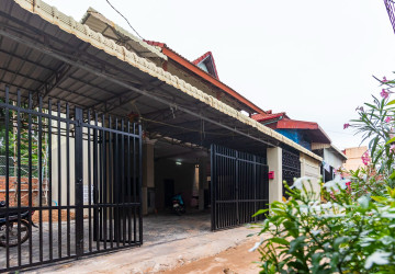 3 Bedroom House For Rent - Sala Kamreuk, Siem Reap thumbnail