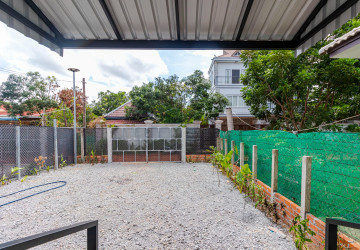 2 Bedroom House For Rent - Sala Kamruek, Siem Reap thumbnail