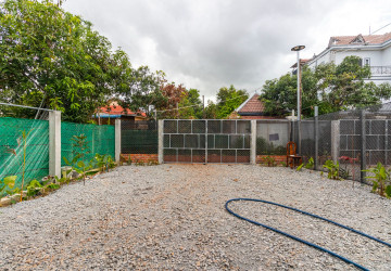 2 Bedroom House For Rent - Sala Kamruek, Siem Reap thumbnail