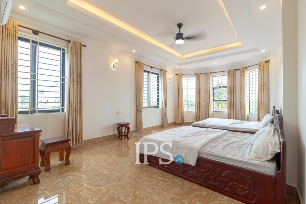 5 Bedroom House For Rent - Svay Dangkum, Siem Reap - Image 9