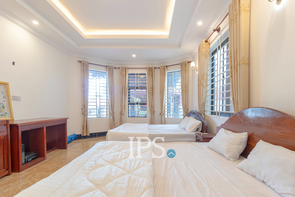 5 Bedroom House For Rent - Svay Dangkum, Siem Reap - Image 13