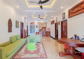 5 Bedroom House For Rent - Svay Dangkum, Siem Reap thumbnail