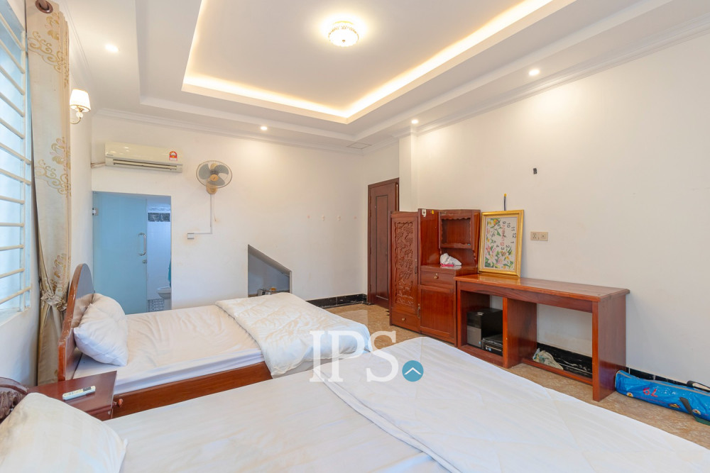 5 Bedroom House For Rent - Svay Dangkum, Siem Reap - Image 12