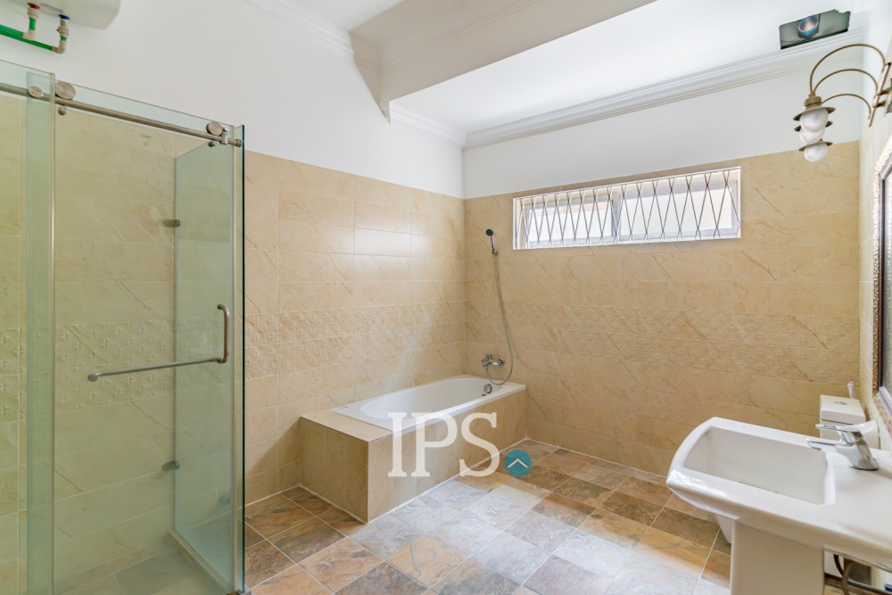 13 Bedroom Commercial Villa For Rent - Beoung Prolit, Phnom Penh - Image 22