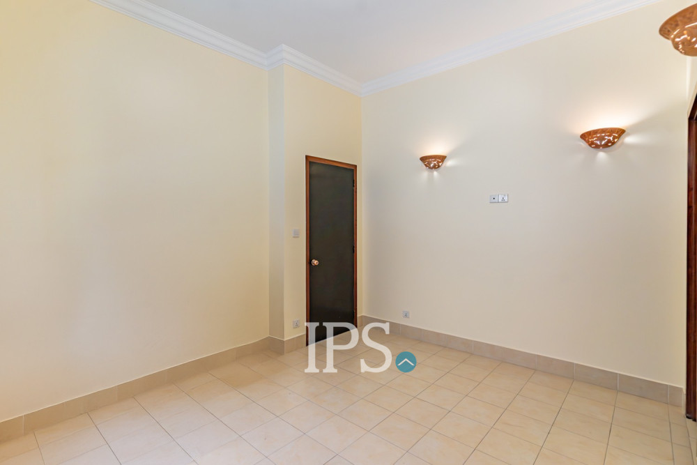 13 Bedroom Commercial Villa For Rent - Beoung Prolit, Phnom Penh - Image 16