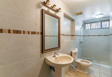 13 Bedroom Commercial Villa For Rent - 7 Makara, Phnom Penh thumbnail