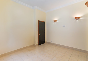 13 Bedroom Commercial Villa For Rent - 7 Makara, Phnom Penh thumbnail