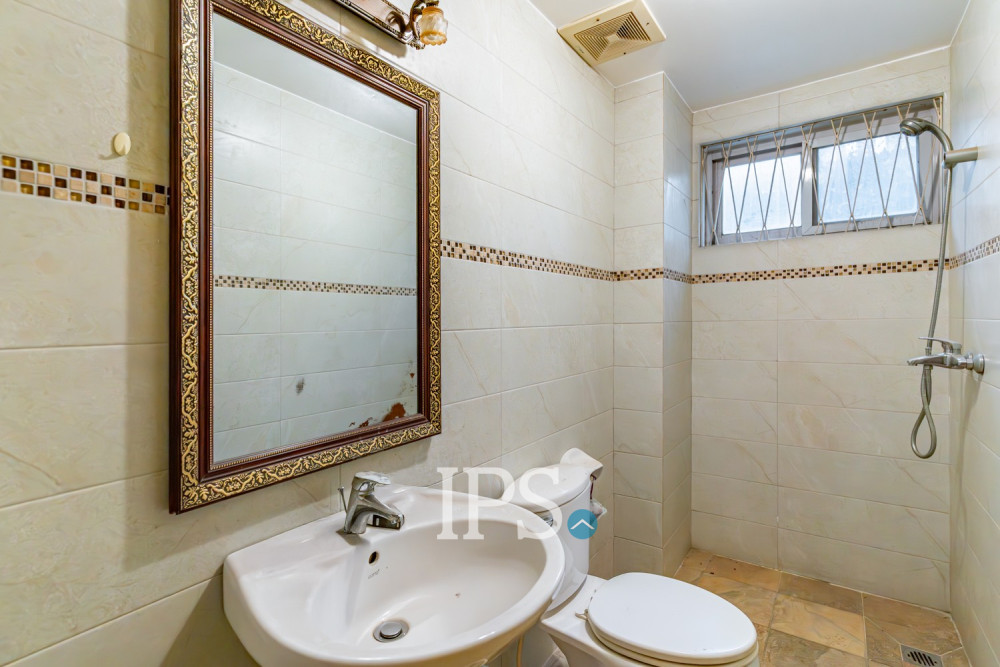 13 Bedroom Commercial Villa For Rent - Beoung Prolit, Phnom Penh - Image 24