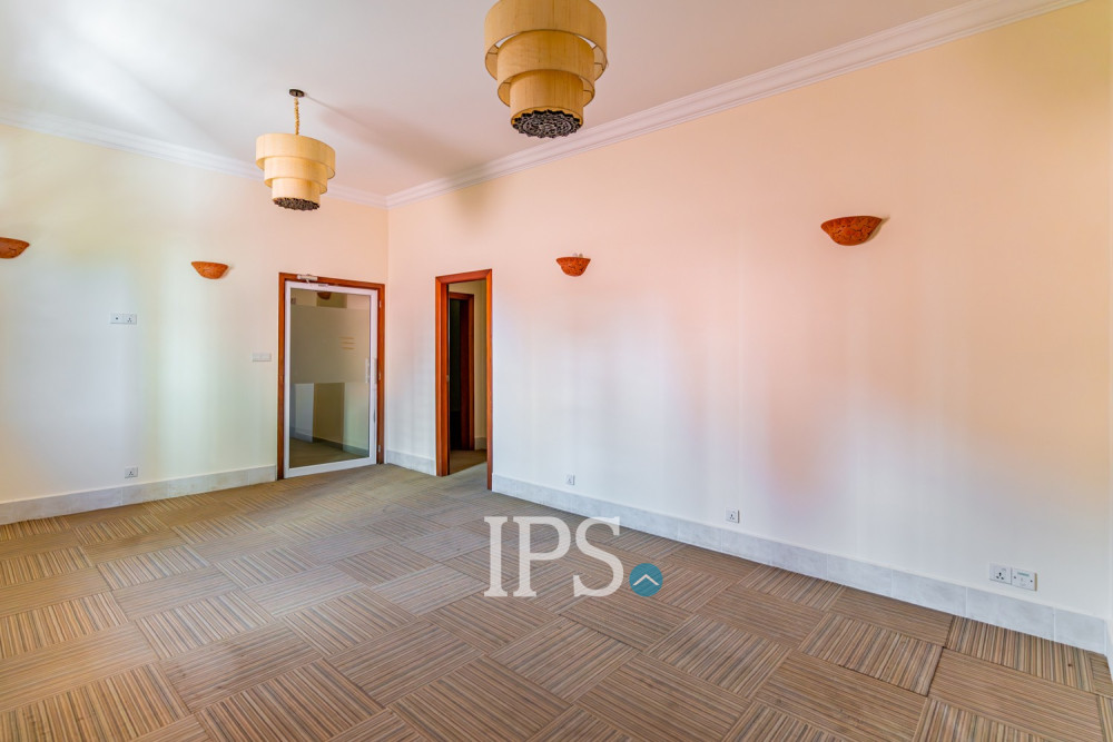 13 Bedroom Commercial Villa For Rent - Beoung Prolit, Phnom Penh - Image 12