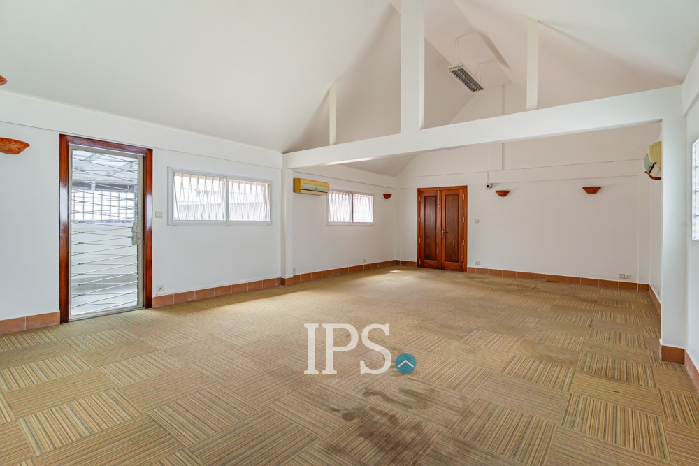 13 Bedroom Commercial Villa For Rent - Beoung Prolit, Phnom Penh - Image 9