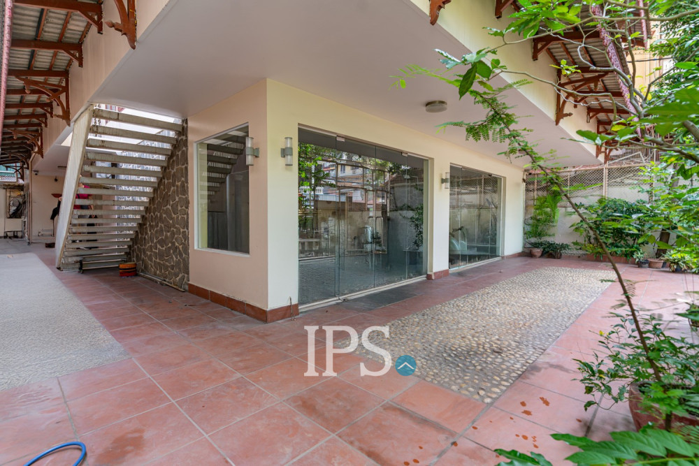13 Bedroom Commercial Villa For Rent - Beoung Prolit, Phnom Penh - Image 37