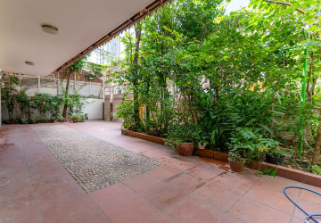13 Bedroom Commercial Villa For Rent - 7 Makara, Phnom Penh thumbnail