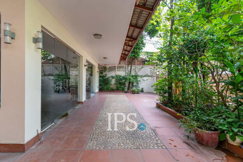 13 Bedroom Commercial Villa For Rent - 7 Makara, Phnom Penh