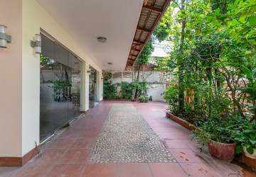 13 Bedroom Commercial Villa For Rent - 7 Makara, Phnom Penh thumbnail