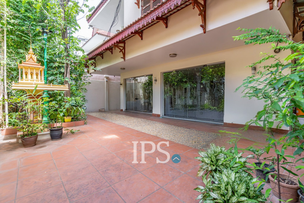 13 Bedroom Commercial Villa For Rent - Beoung Prolit, Phnom Penh - Image 34