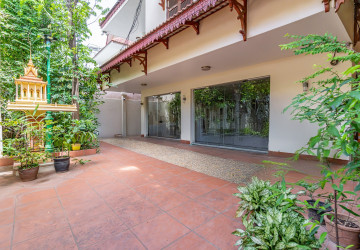 13 Bedroom Commercial Villa For Rent - 7 Makara, Phnom Penh thumbnail