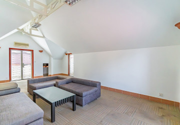 13 Bedroom Commercial Villa For Rent - 7 Makara, Phnom Penh thumbnail