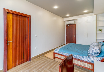 2 Bedroom Serviced Apartment For Rent - Phsar Daeum Thkov, Phnom Penh thumbnail