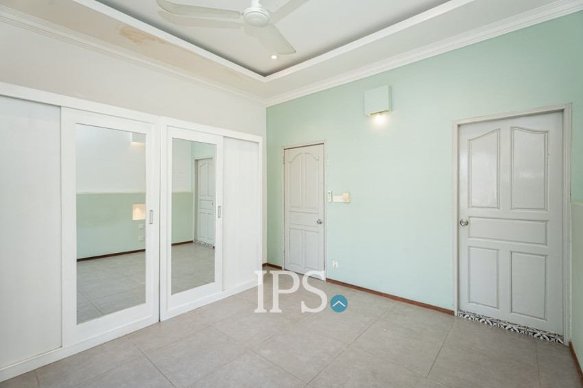 Renovated 2 Bedroom Apartment For Sale - Chakto Mukh, Phnom Penh