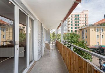 Renovated 2 Bedroom Apartment For Sale - Chakto Mukh, Phnom Penh thumbnail