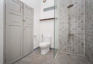 Renovated 2 Bedroom Apartment For Sale - Chakto Mukh, Phnom Penh thumbnail