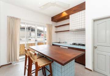 Renovated 2 Bedroom Apartment For Sale - Chakto Mukh, Phnom Penh thumbnail