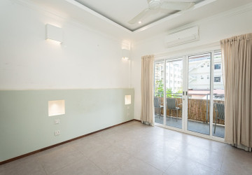 Renovated 2 Bedroom Apartment For Sale - Chakto Mukh, Phnom Penh thumbnail