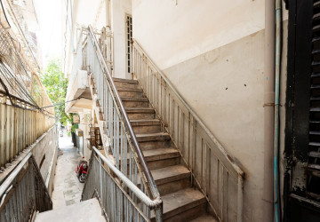 Renovated 2 Bedroom Apartment For Sale - Chakto Mukh, Phnom Penh thumbnail