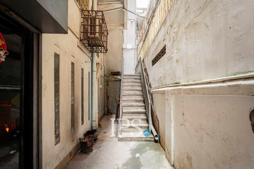 Renovated 2 Bedroom Apartment For Sale - Chakto Mukh, Phnom Penh