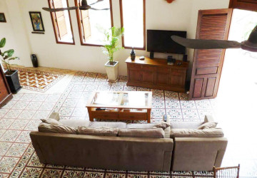 Renovated 3 Bedroom Apartment For Rent - Wat Phnom, Phnom Penh thumbnail