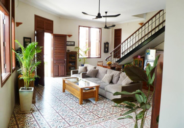 Renovated 3 Bedroom Apartment For Rent - Wat Phnom, Phnom Penh thumbnail