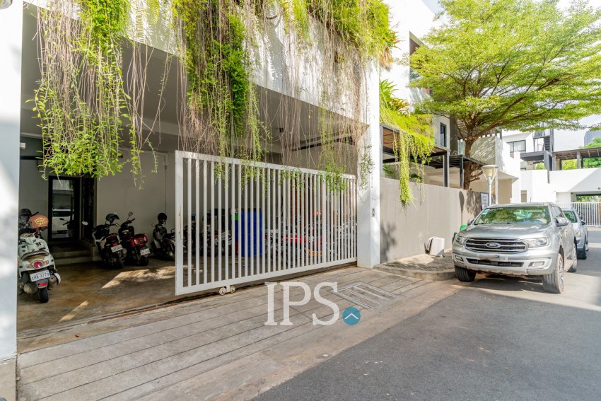 6 Bedrooms Villa For Sale- Residence 90,  Boeung Kak 1,  Phnom Penh