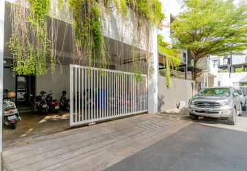 6 Bedrooms Villa For Sale- Residence 90,  Boeung Kak 1,  Phnom Penh thumbnail