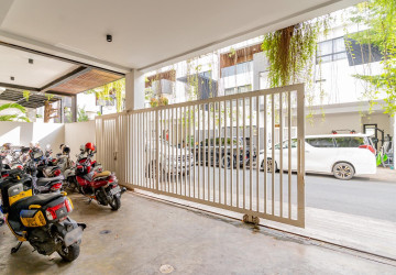 6 Bedrooms Villa For Sale- Residence 90,  Boeung Kak 1,  Phnom Penh thumbnail