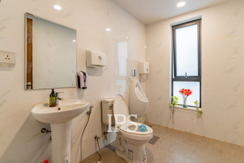 6 Bedrooms Villa For Sale- Residence 90,  Boeung Kak 1,  Phnom Penh
